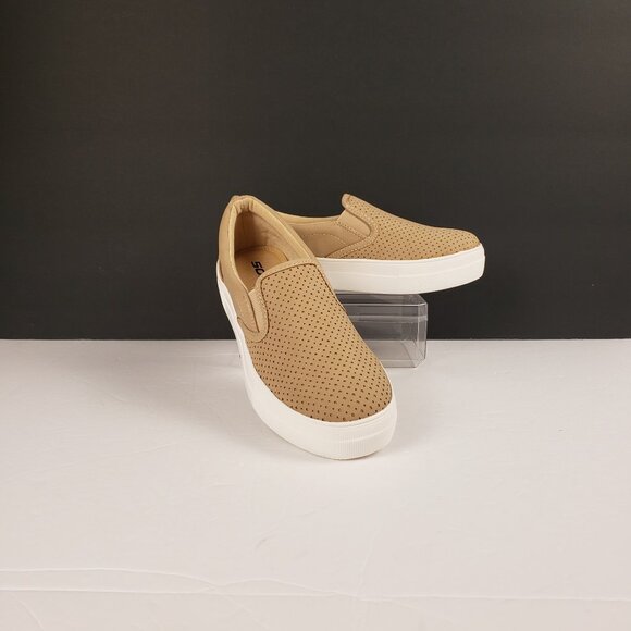 Soda Sz 7 Tan Slip On Vented Comfort Walking Womens Shoes Leisure - Picture 1 of 11